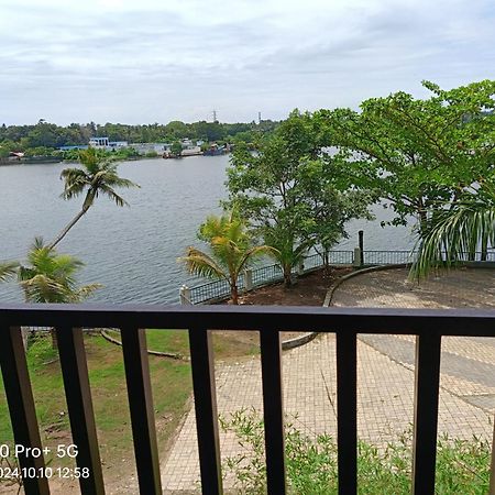 Ripples Backwater Resort, コッラム エクステリア 写真