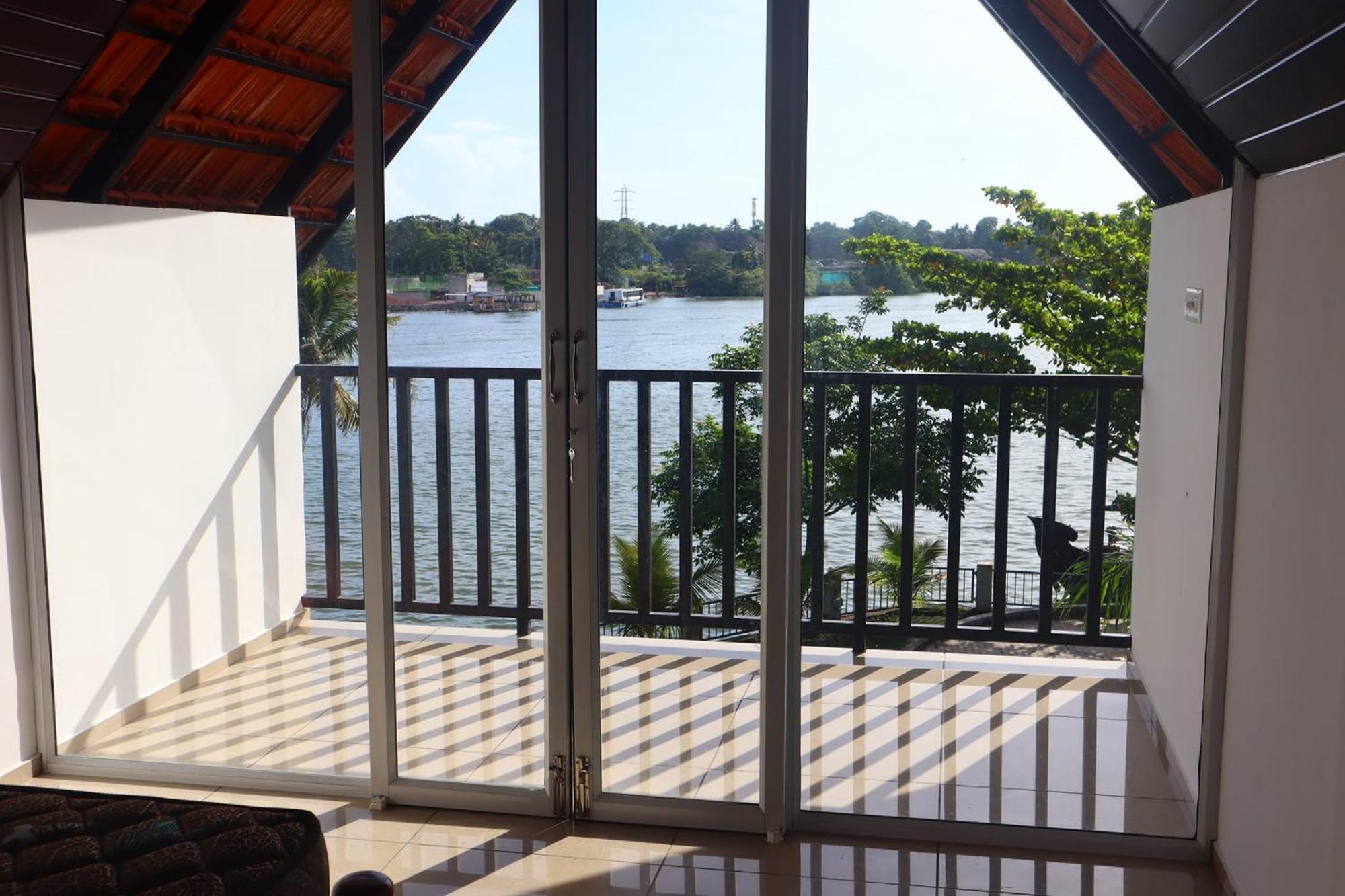 Ripples Backwater Resort, コッラム エクステリア 写真