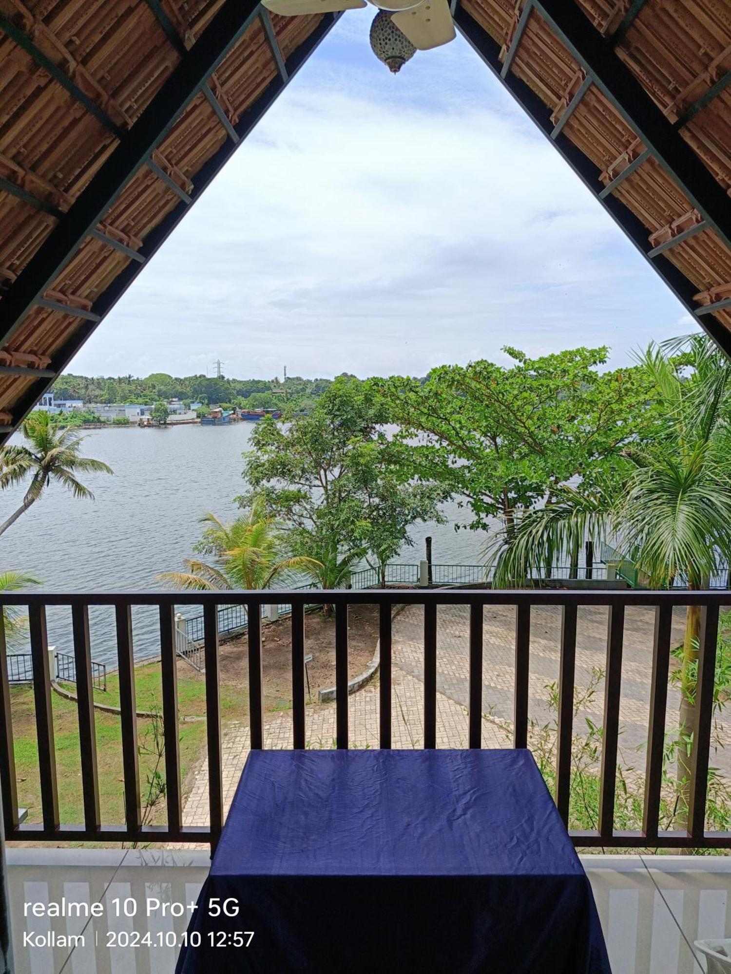 Ripples Backwater Resort, コッラム エクステリア 写真